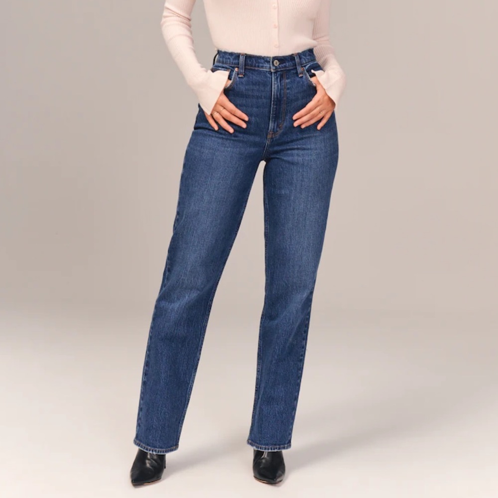 Abercrombie and Fitch The 90’s straight Ultra High Rise curve love edition